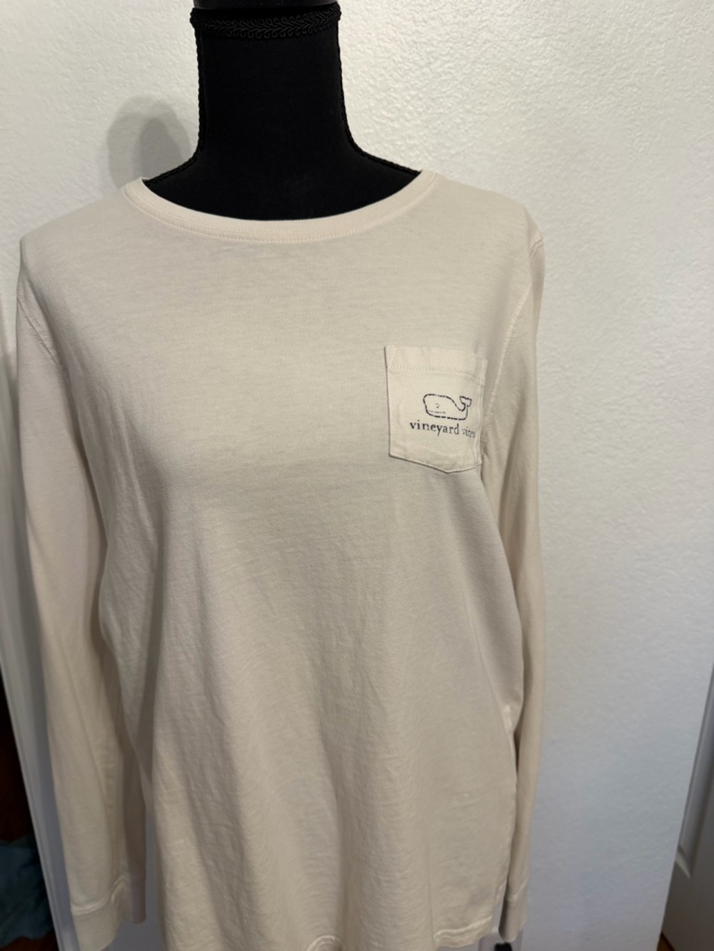 Vineyard Vines Cream Long Sleeve Pocket Tee with Subtle Blue Print